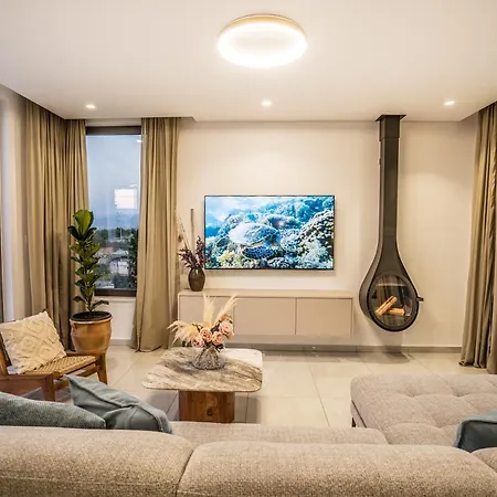 Villa 360ᵒ View Polis
