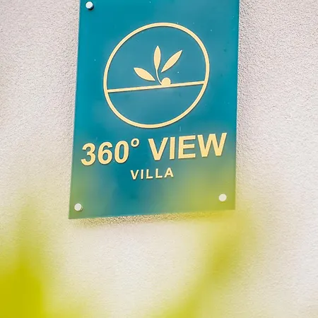 360ᵒ View *